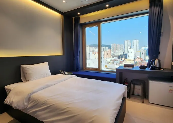 Gold Stone Hotel 3*