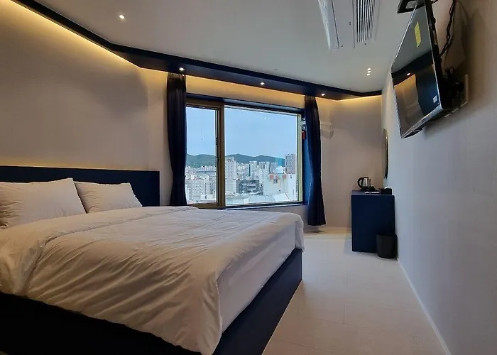 Gold Stone Hotel 3*