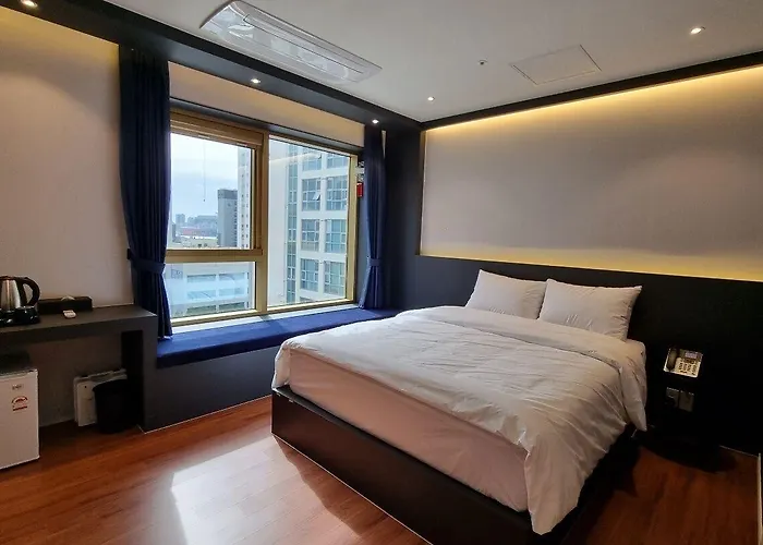 Gold Stone Hotel 3*